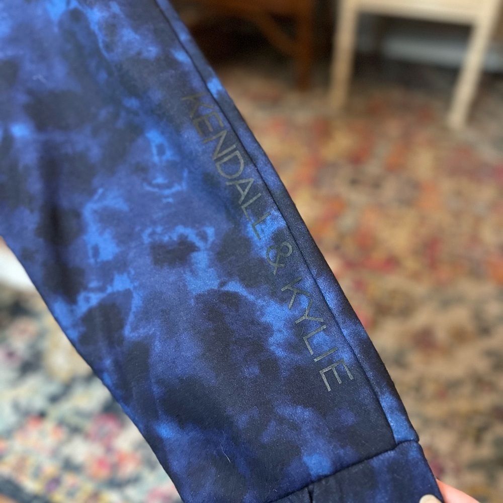 Kendall & Kylie Blue Tie Dye Sweatpants - Picture 7 of 8